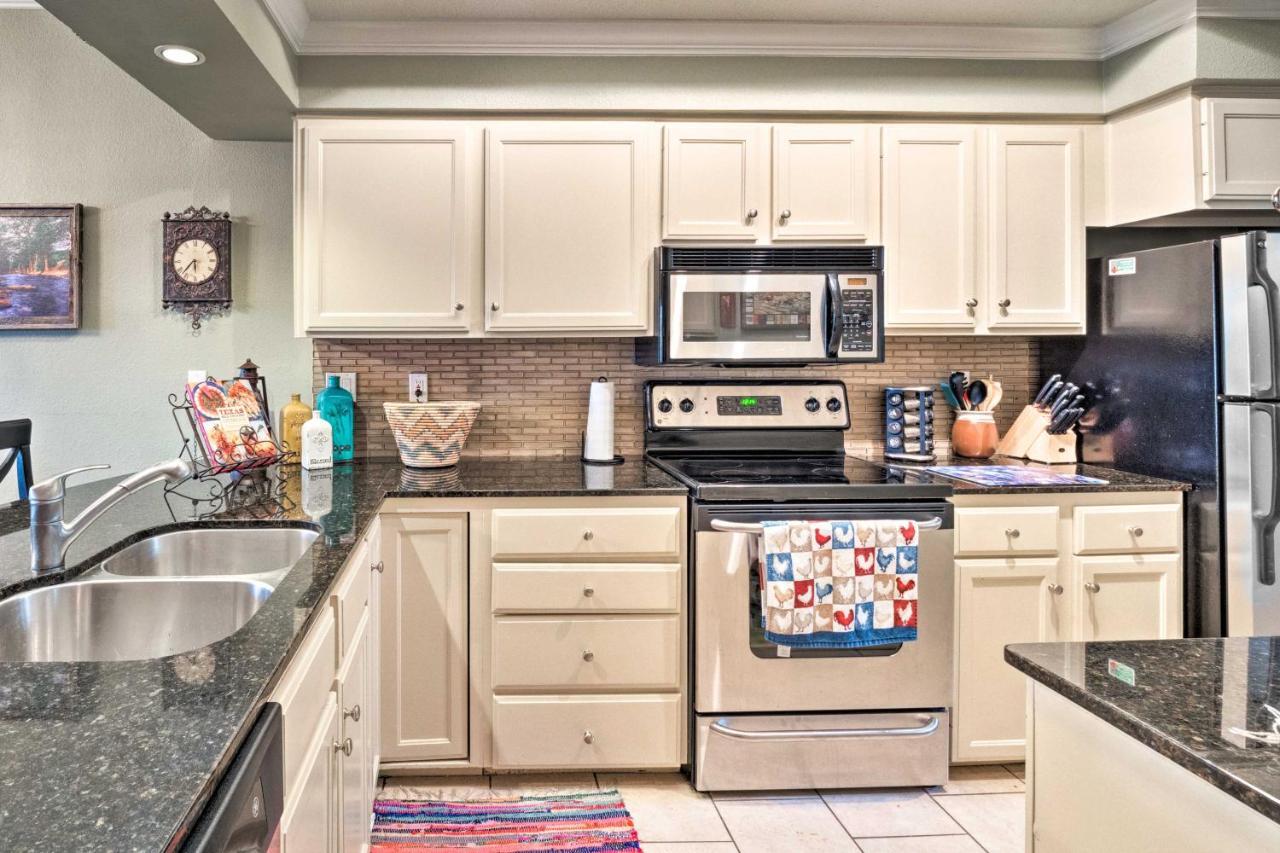 Lakefront Lago Vista Condo With Resort Amenities! Exteriér fotografie